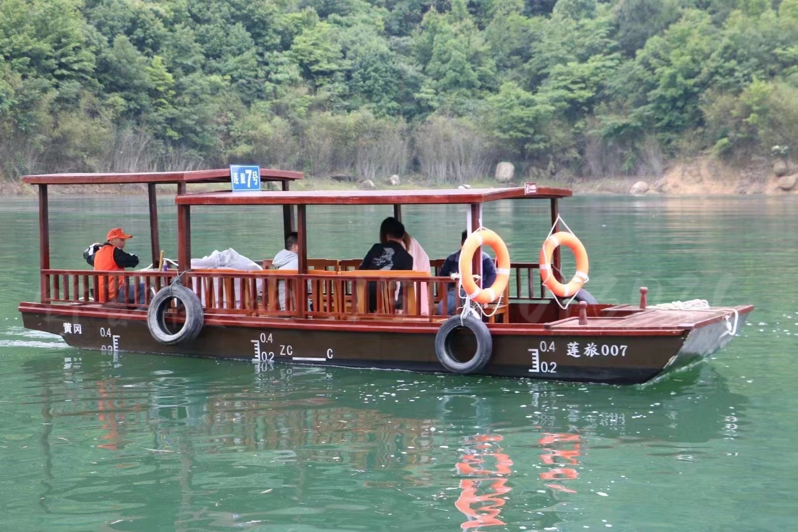 8米半封闭船检画舫船