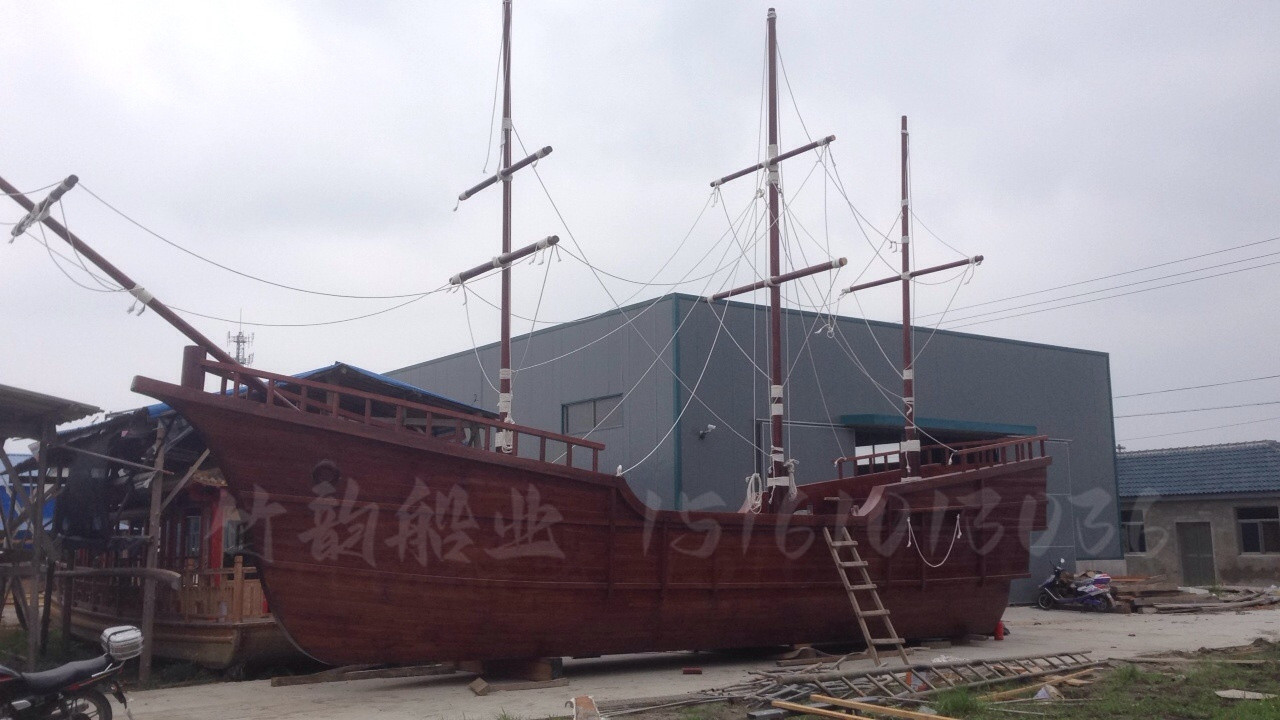 14米实木海盗帆船